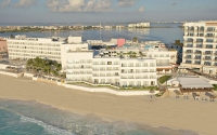  Vacation Hub International | Flamingo Cancun Resort Main