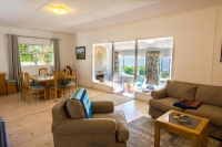  Vacation Hub International | Harry's Cottage Main
