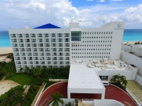  Vacation Hub International | Sunset Royal Beach Resort Main