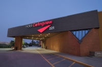  Vacation Hub International | Hotel Carlingview Main