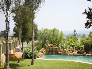  Vacation Hub International | La Vue Guest Lodge and Function Venue Main