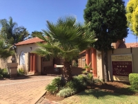  Vacation Hub International | Le Cozmo Guesthouse Main