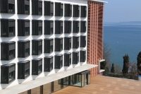  Vacation Hub International | Lake Geneva Hotel Main