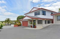  Vacation Hub International | BK'S Pohutukawa Lodge Main