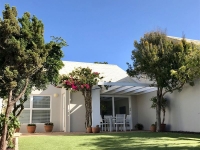  Vacation Hub International | The Island Beach House Main