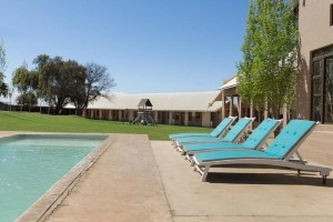  Vacation Hub International | Mont d'Or Monte Bello Estate Main