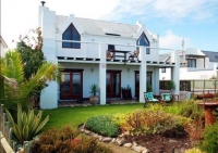  Vacation Hub International | Ceol Na Mara Beach House Main