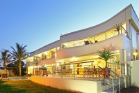  Vacation Hub International | Vetho House Main
