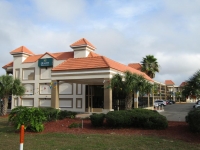  Vacation Hub International | Quality Inn & Suites Kissimmee By The Lake Main