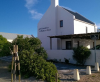  Vacation Hub International | Potters' Rest Paternoster Main