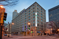  Vacation Hub International | Holiday Inn Express & Suites Atlanta Downtown Main