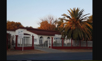  Vacation Hub International | Bird Guesthouse Main