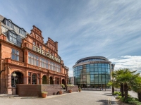  Vacation Hub International | Clayton Crown Hotel Main