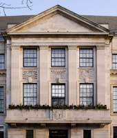  Vacation Hub International | Town Hall Hotel & Apartments Main