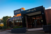  Vacation Hub International | Hallmark Hotel Hull Main