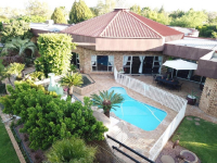  Vacation Hub International | Leach Lodge Main