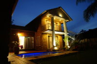  Vacation Hub International | The Club House Guesthouse Main