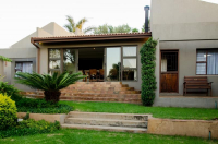  Vacation Hub International | PhysEQFiT Guesthouse Main