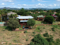  Vacation Hub International | Hennie's Rest Main