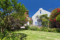 Vacation Hub International | Cornerway House - Tino Top Main