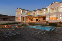  Vacation Hub International | The Seaside House Main