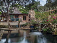  Vacation Hub International | Stonehaven Riverlodge Main