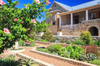  Vacation Hub International | Betty's Boutique Hotel Main