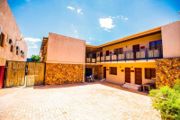 Vacation Hub International | Coyotes Hotel & Conference Centre Main