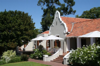  Vacation Hub International | Glen Avon Lodge Main