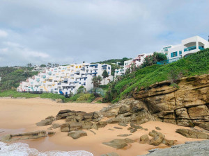  Vacation Hub International | Parissa Paradise Main