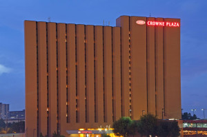  Vacation Hub International | Crowne Plaza Houston River Oaks Main