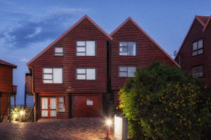  Vacation Hub International | 20 Houtbosch Bay Main