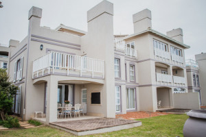  Vacation Hub International | Aan De Zee @ Pinnacle self catering Villas Main