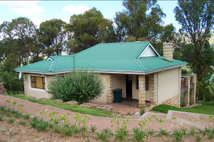  Vacation Hub International | Clarens Accommodation Bookings - Blue Gum Villa 69 Main