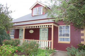  Vacation Hub International | Swansea Cottages and Motel Suites Main