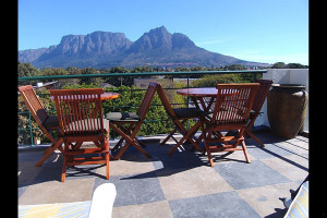  Vacation Hub International | Suburban Lodge Main