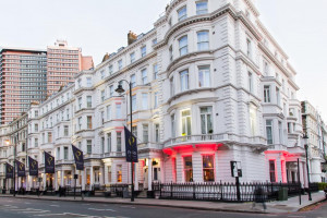  Vacation Hub International | Park International Hotel Main