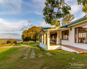  Vacation Hub International | Hoyo Hoyo Machado Stud Lodge - Eagle's Call Main