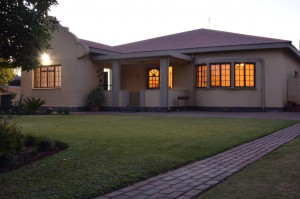  Vacation Hub International | Modern Farm Main