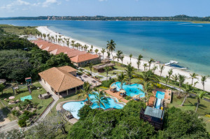  Vacation Hub International | CFM Bilene Resort Main