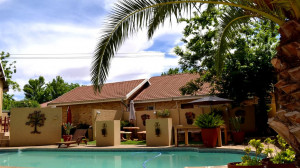  Vacation Hub International | Jock-Inn Guest House Main