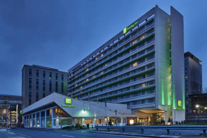  Vacation Hub International | Holiday Inn London - Wembley Main