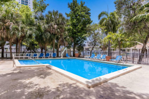  Vacation Hub International | Rodeway Inn & Suites Main