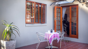  Vacation Hub International | Acacia Guest Cottages Main