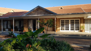  Vacation Hub International | Country Garden Guesthouse Main