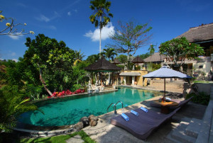  Vacation Hub International | Alam Puri Art Museum Villa Main
