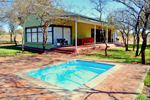  Vacation Hub International | Crimson Bush Lodge Main