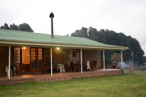  Vacation Hub International | Luiperdkloof Trout Lodge Main