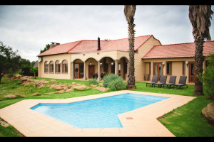 Vacation Hub International | Makgoro Lodge Main