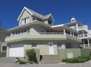  Vacation Hub International | Point Village Accommodation - Laurie's House Main